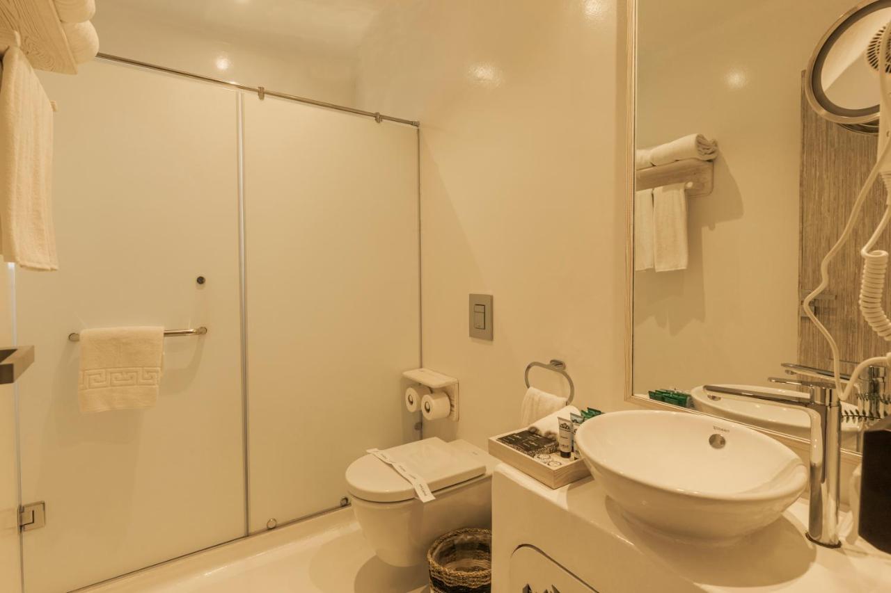 Tanoak Resort Ain Sukhna Exterior foto A bathroom in a hotel